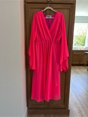 Meghan LA Sunset Midi Dress Hidden snap